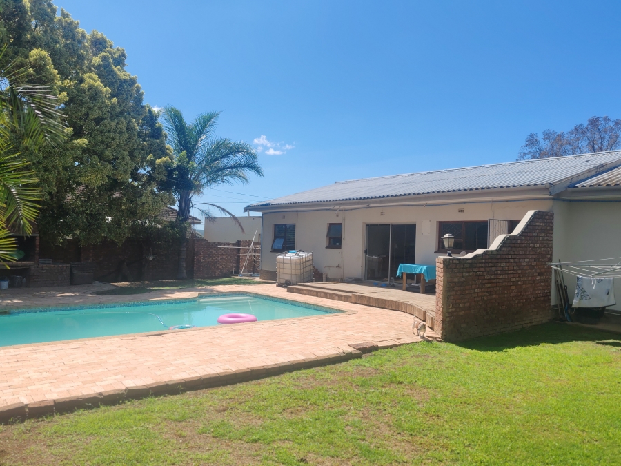 4 Bedroom Property for Sale in Heuwelkruin Eastern Cape